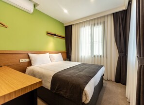 Standard Double Room | Frette Italian sheets, premium bedding, minibar, in-room safe - Bram Hotel Istanbul (Istanbul)
