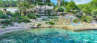 Lifestyle Villa Crystal Water - with 6 bedrooms for 12 guests and a private pool by MyWaycation