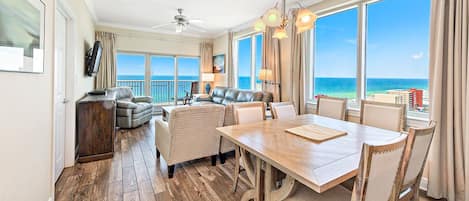 Condo, 2 Bedrooms, Balcony, Beach View (1509) | In-room dining