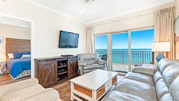 Condo, 2 habitaciones, balcón, vista a la playa (1509) | Área de sala de estar | Televisión de pantalla plana