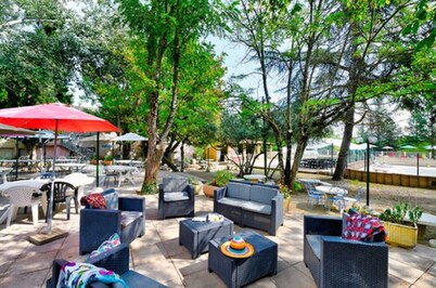 博列斯假日村酒店