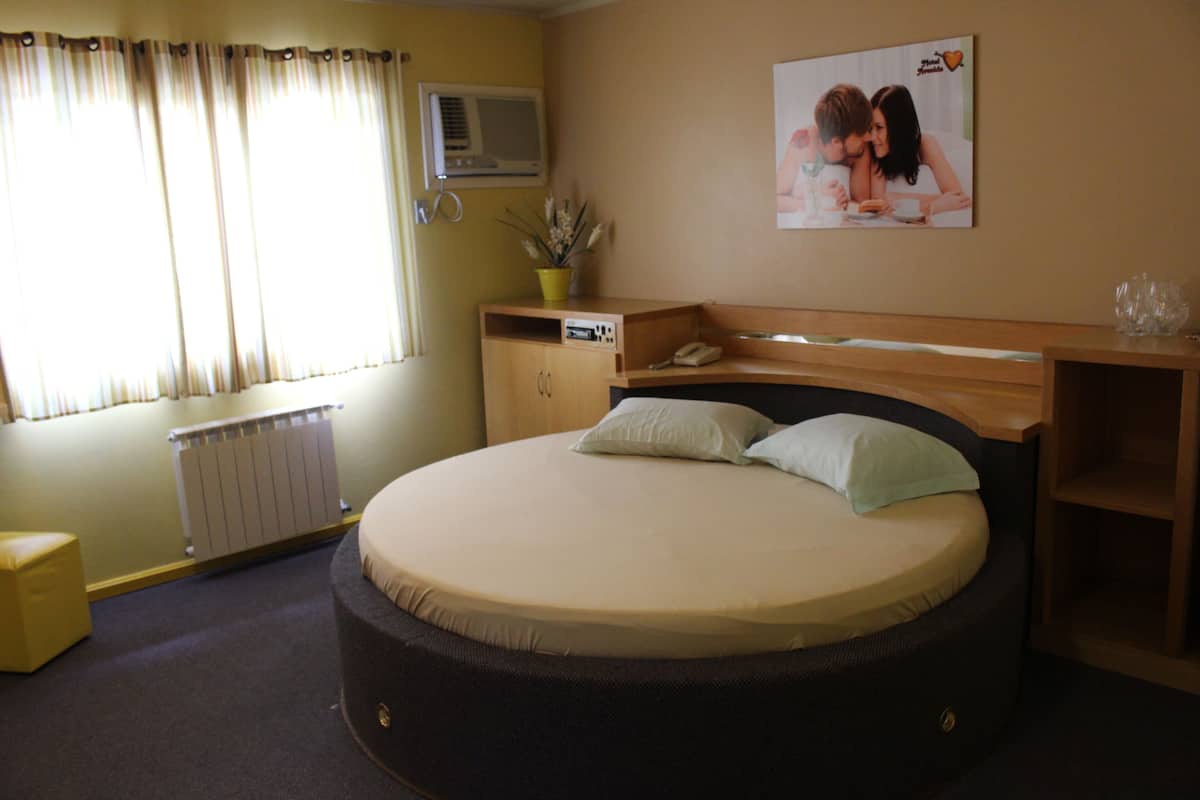 Luxury Double Room | Free WiFi, bed sheets
