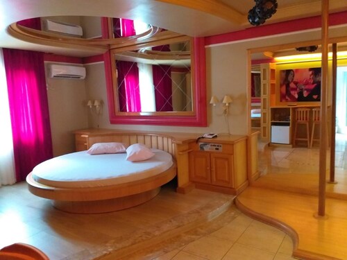 Motel Avenida - Adult Only