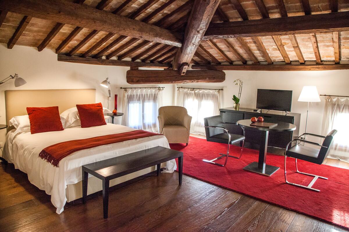 Junior Room | Minibar, in-room safe, soundproofing, WiFi (free)
