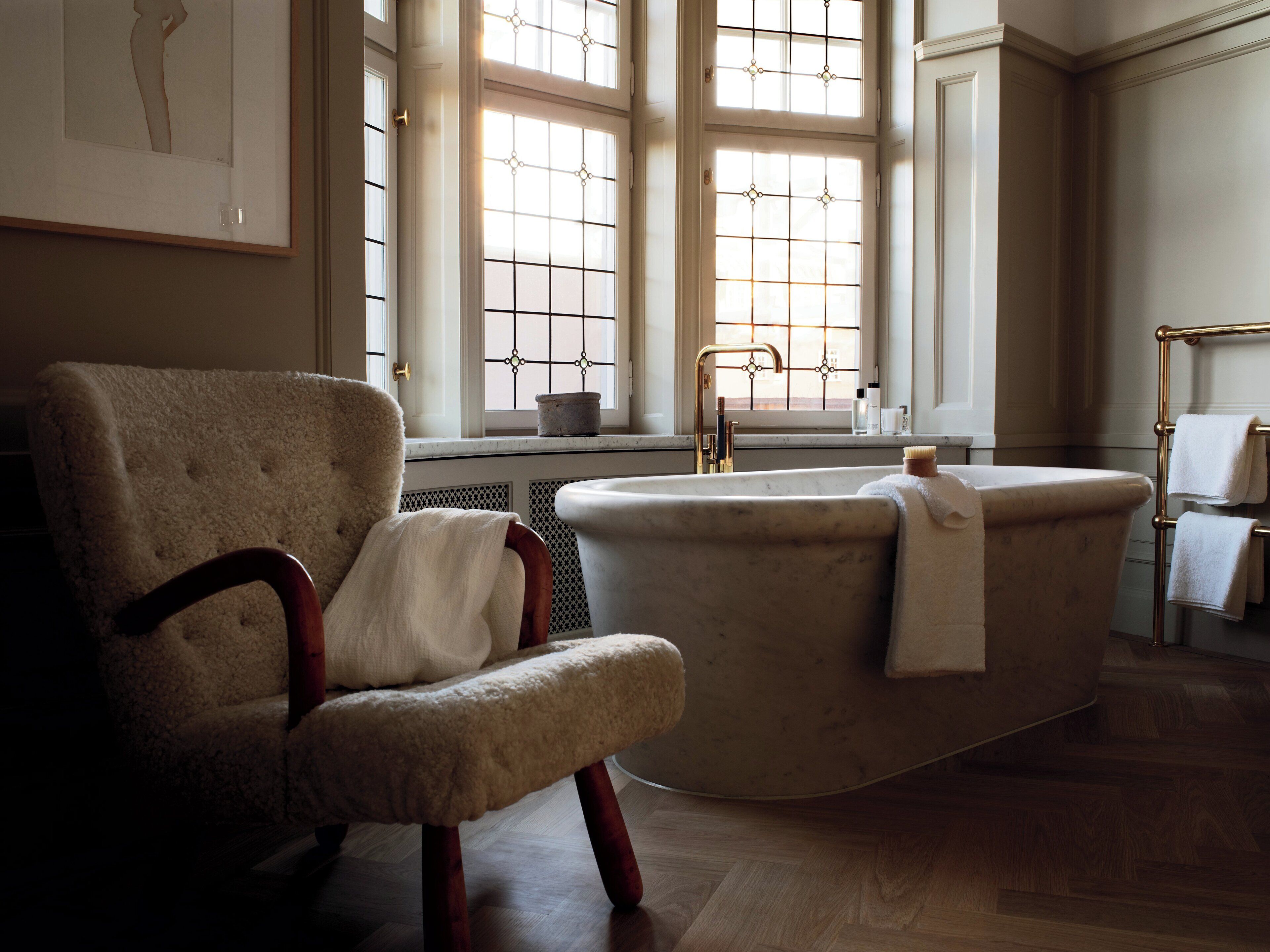 premium bedding, down duvets, minibar, in-room safe