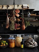 Breakfast, lunch, dinner served; Regional cuisine 