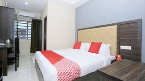 ห้องดีลักซ์ดับเบิล | โต๊ะทำงาน, พื้นที่ทำงานแบบใช้แล็ปท็อป, Wi-Fi ฟรี