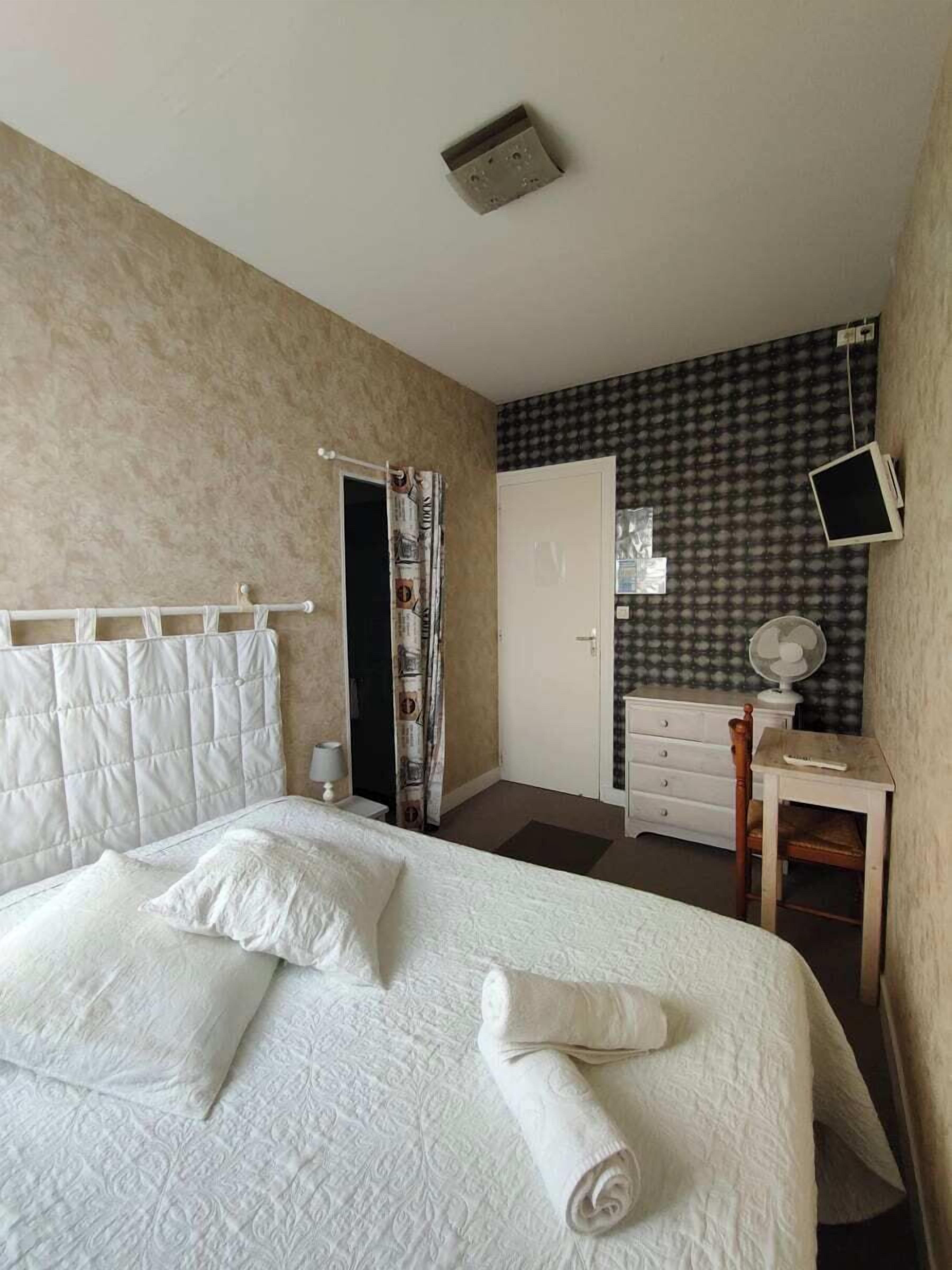 بديكورات فريدة لكل غرفة وتجهيزات عازلة للصوت وواي فاي مجانًا