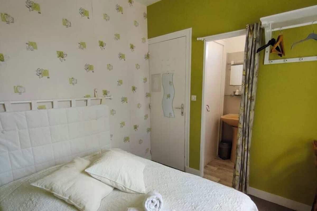 Comfort Double Room | 1 bedroom, individually decorated, soundproofing, free WiFi