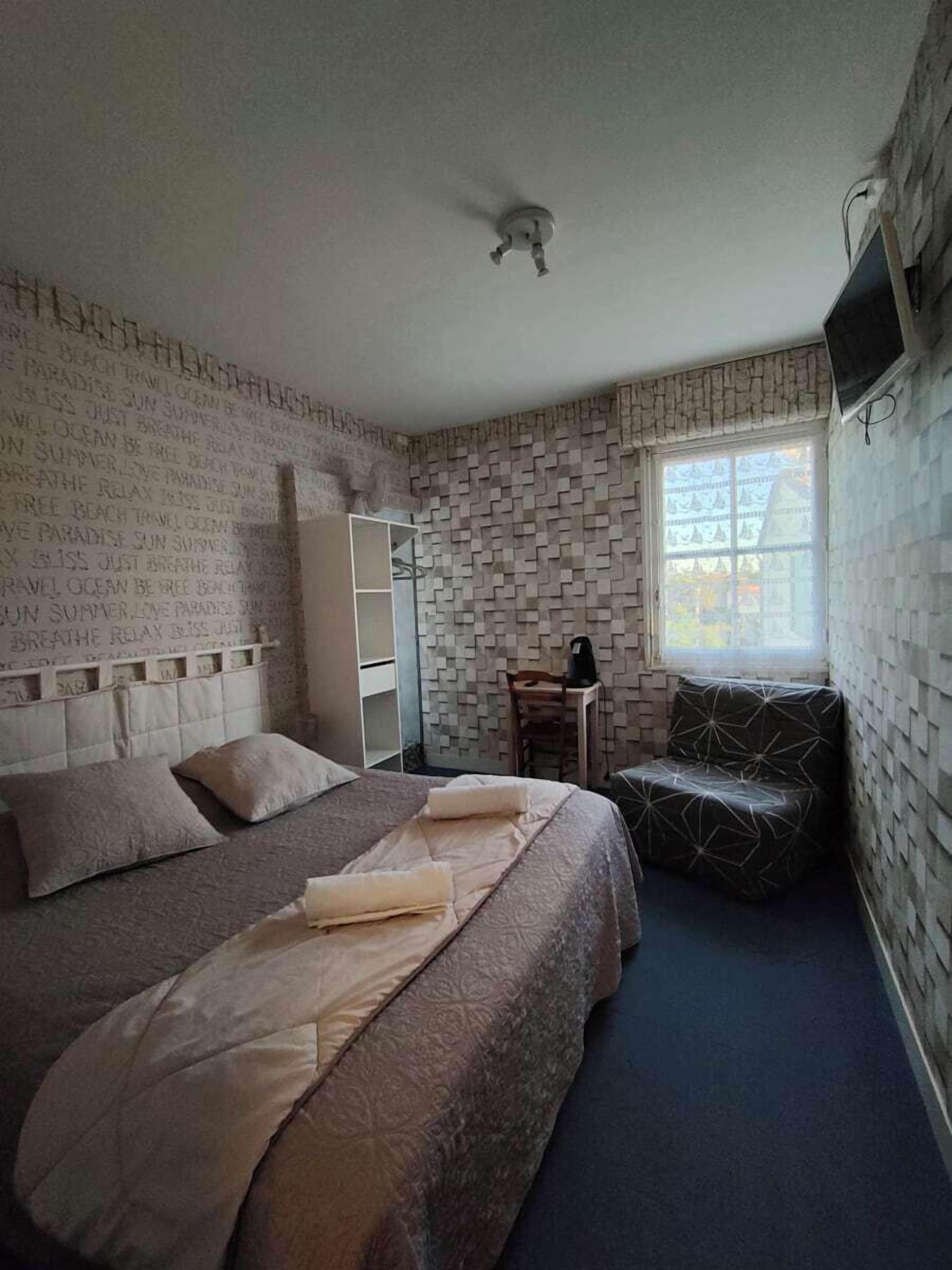 بديكورات فريدة لكل غرفة وتجهيزات عازلة للصوت وواي فاي مجانًا