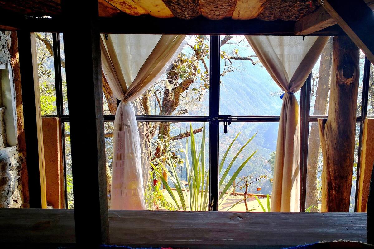 Toltecatl Cabin | Individually decorated, individually furnished, bed sheets