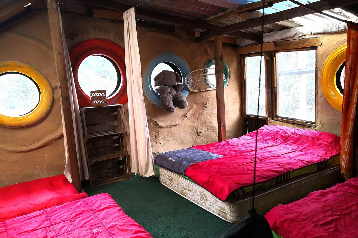 Individually decorated, individually furnished, bed sheets