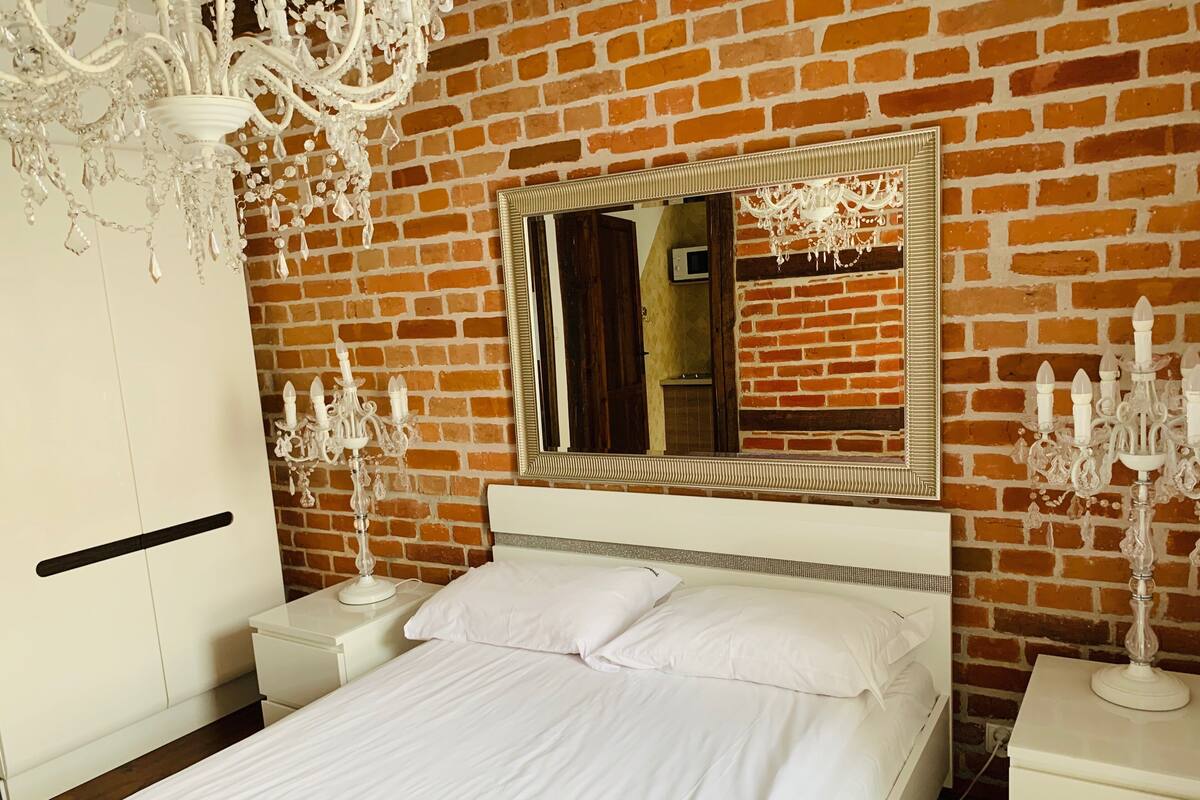 Apartamento exclusivo | 1 dormitorio, espacio para trabajar con un portátil, cortinas opacas