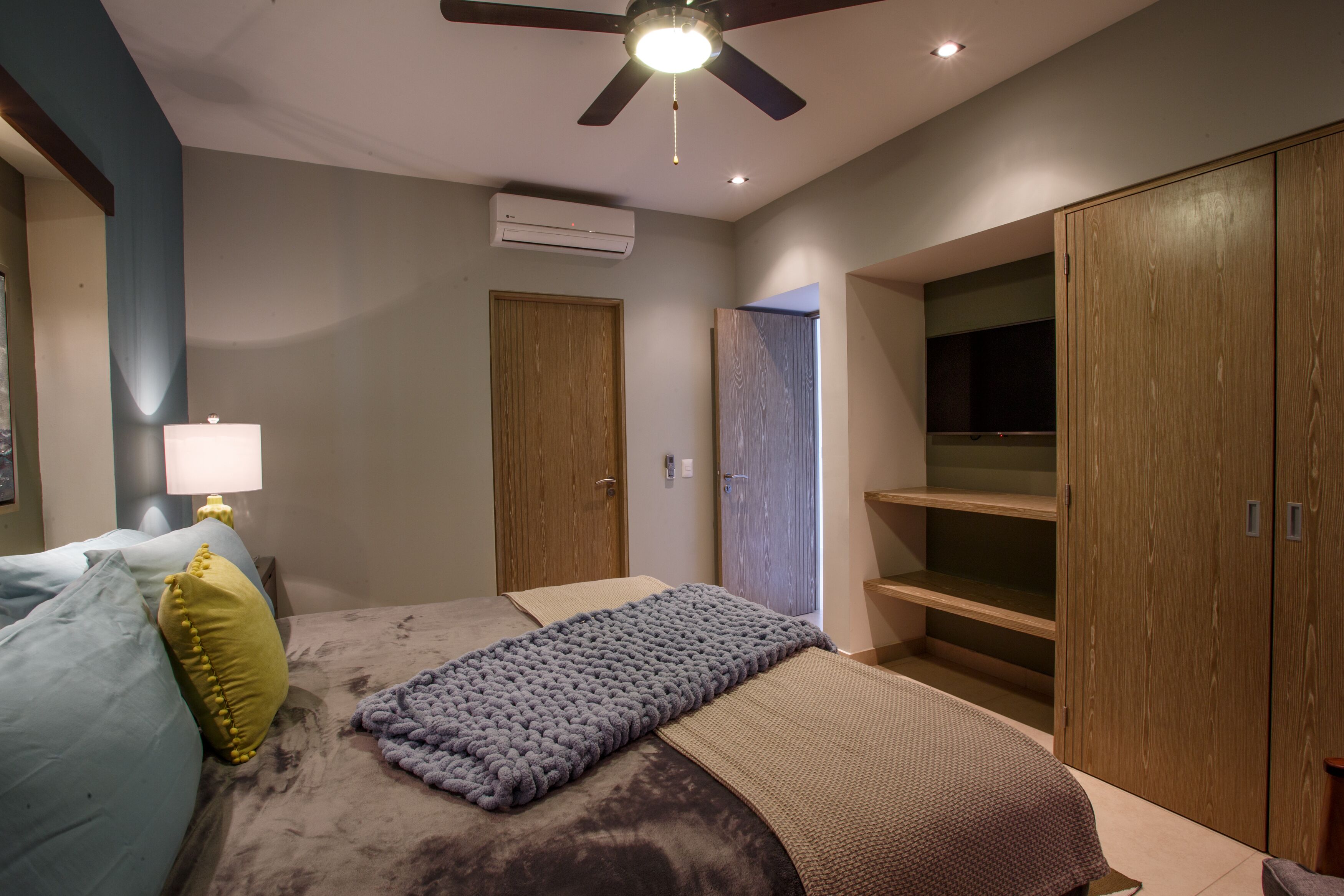 1 chambre, fer et planche à repasser, accès à Internet, literie fournie