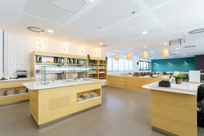 Tägliches Frühstücksbuffet gegen Gebühr