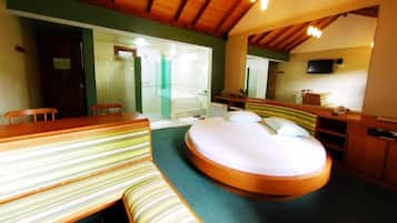 Minibar, truy cập Internet không dây miễn phí, bộ trải giường