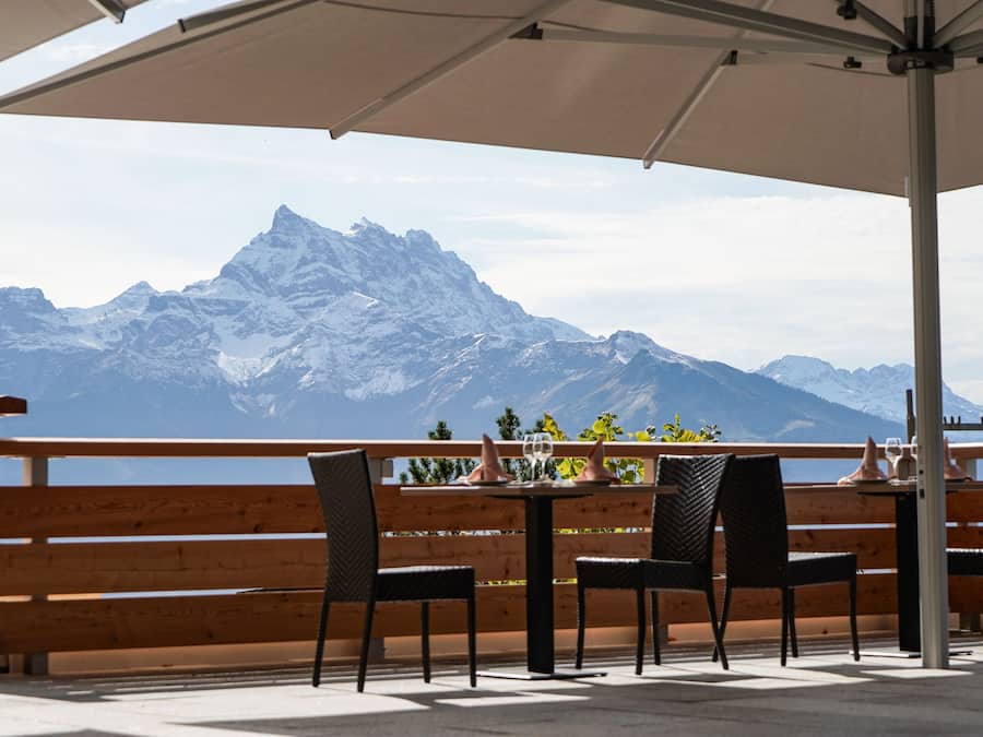 Der serveres morgenmad, frokost, aftensmad og kinesiske retter