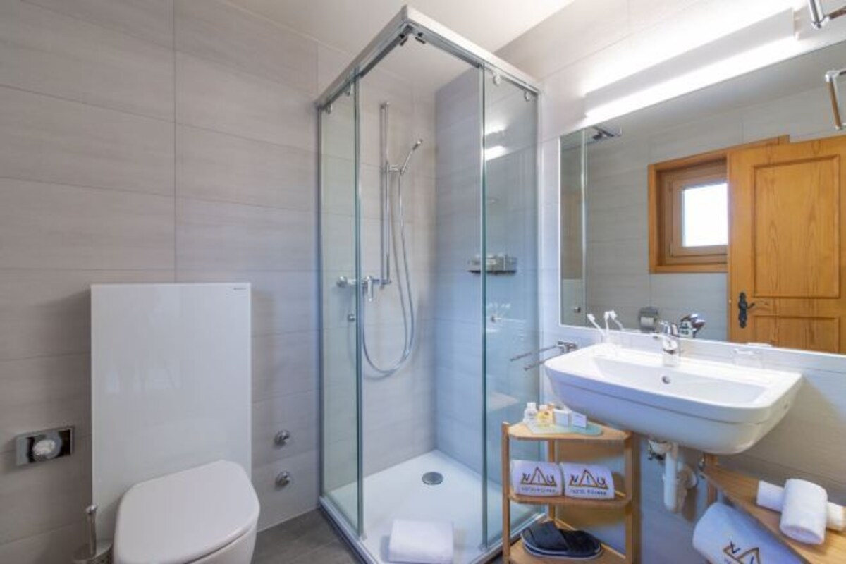 Bathroom | Free toiletries, hair dryer, bathrobes, slippers