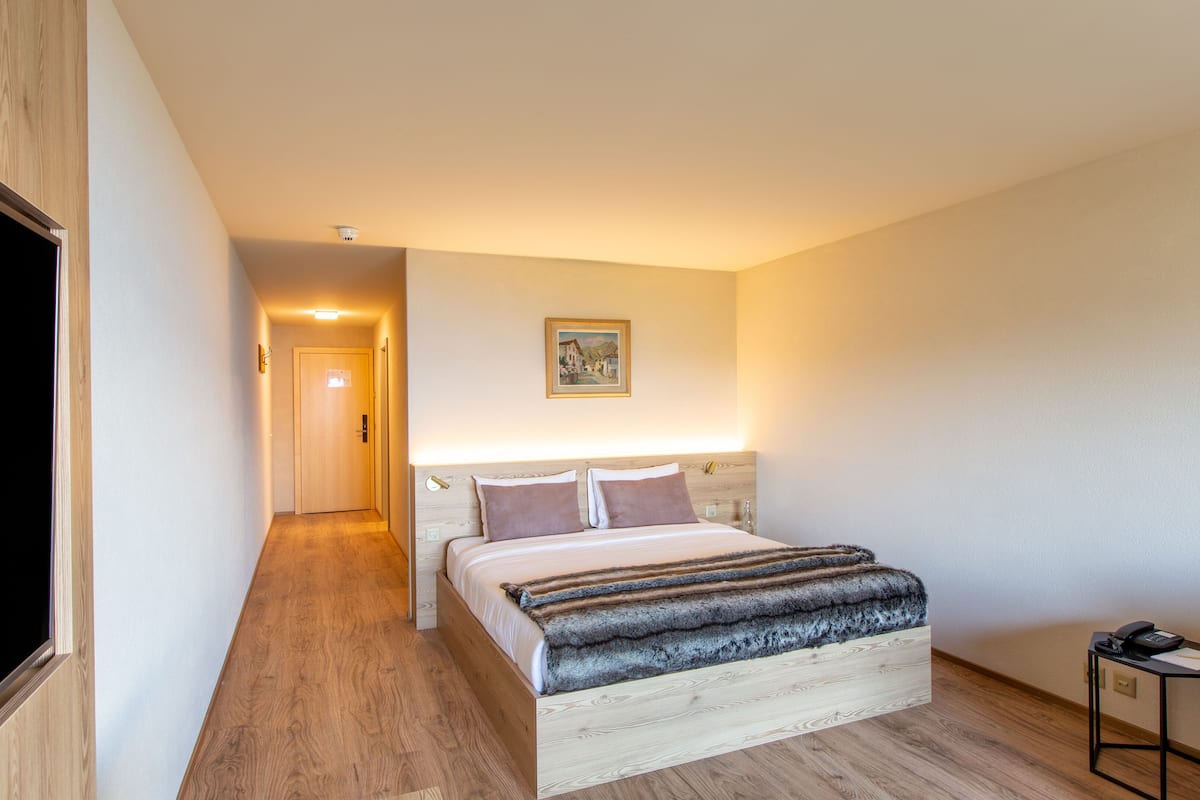 1 bedroom, in-room safe, individually decorated, individually furnished