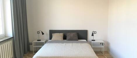 Departamento empresarial | 1 habitación, insonorización y tabla de planchar con plancha