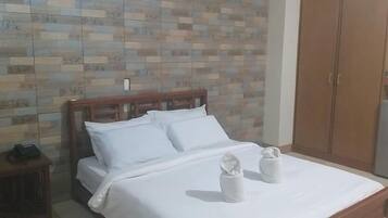 Pillowtop beds, free WiFi, bed sheets