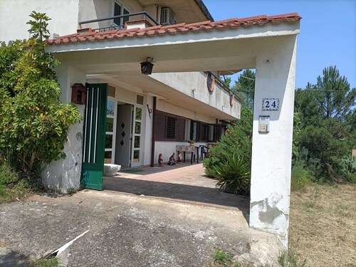 If you love nature in the hills cottage surrounded by greenery p.t.