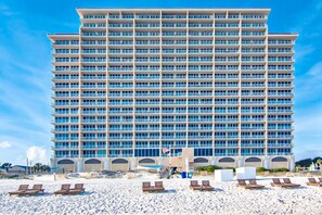 Exterior - LOW FLOOR, SPACIOUS BALCONY OVERLOOKING GULF AND LARGE POOL! (Gulf Shores)