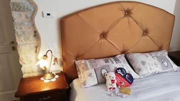 Schreibtisch, schallisolierte Zimmer, Babybetten, kostenloses WLAN