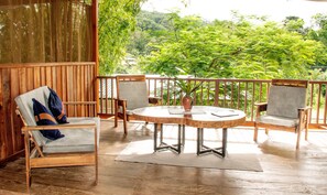 One bedroom Apartment pool view | 1 bedroom, individually decorated, individually furnished - Bamboo River House (Bahía Ballena)