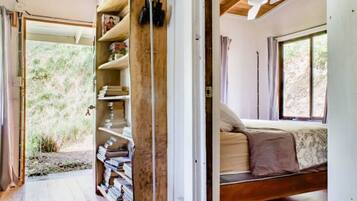 One bedroom Apartment pool view | 1 bedroom, individually decorated, individually furnished