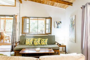 One bedroom Apartment pool view | 1 bedroom, individually decorated, individually furnished - Bamboo River House (Bahía Ballena)