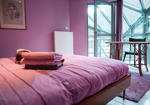 City Apartment | 1 bedroom, iron/ironing board, free WiFi, bed sheets