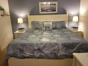 1 bedroom, iron/ironing board, free WiFi, bed sheets - Heated Pool.Sugar Beach Complex is on Beach. Discounted weekly rates.
 (Orange Beach)