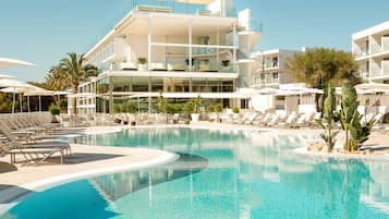 Seasonal outdoor pool, open 10:00 AM to 6:00 PM, cabanas (surcharge)