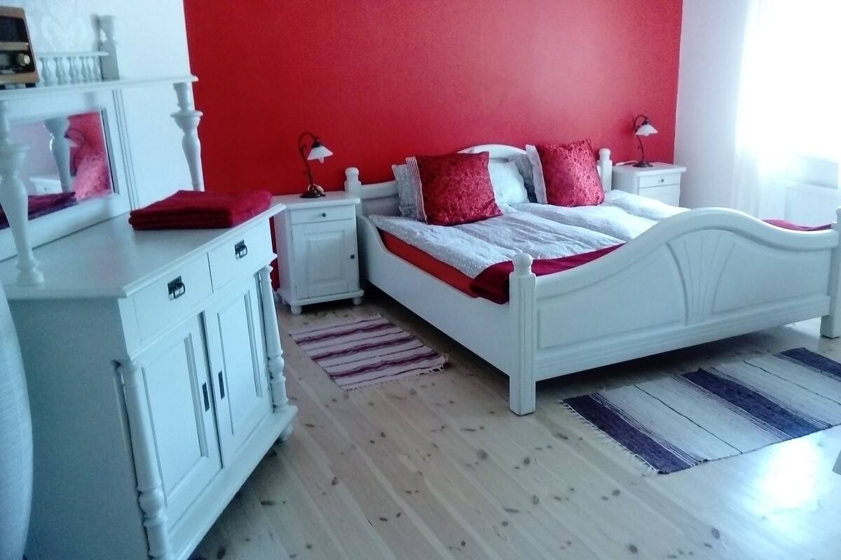 Pillow-top beds, desk, laptop workspace, blackout curtains