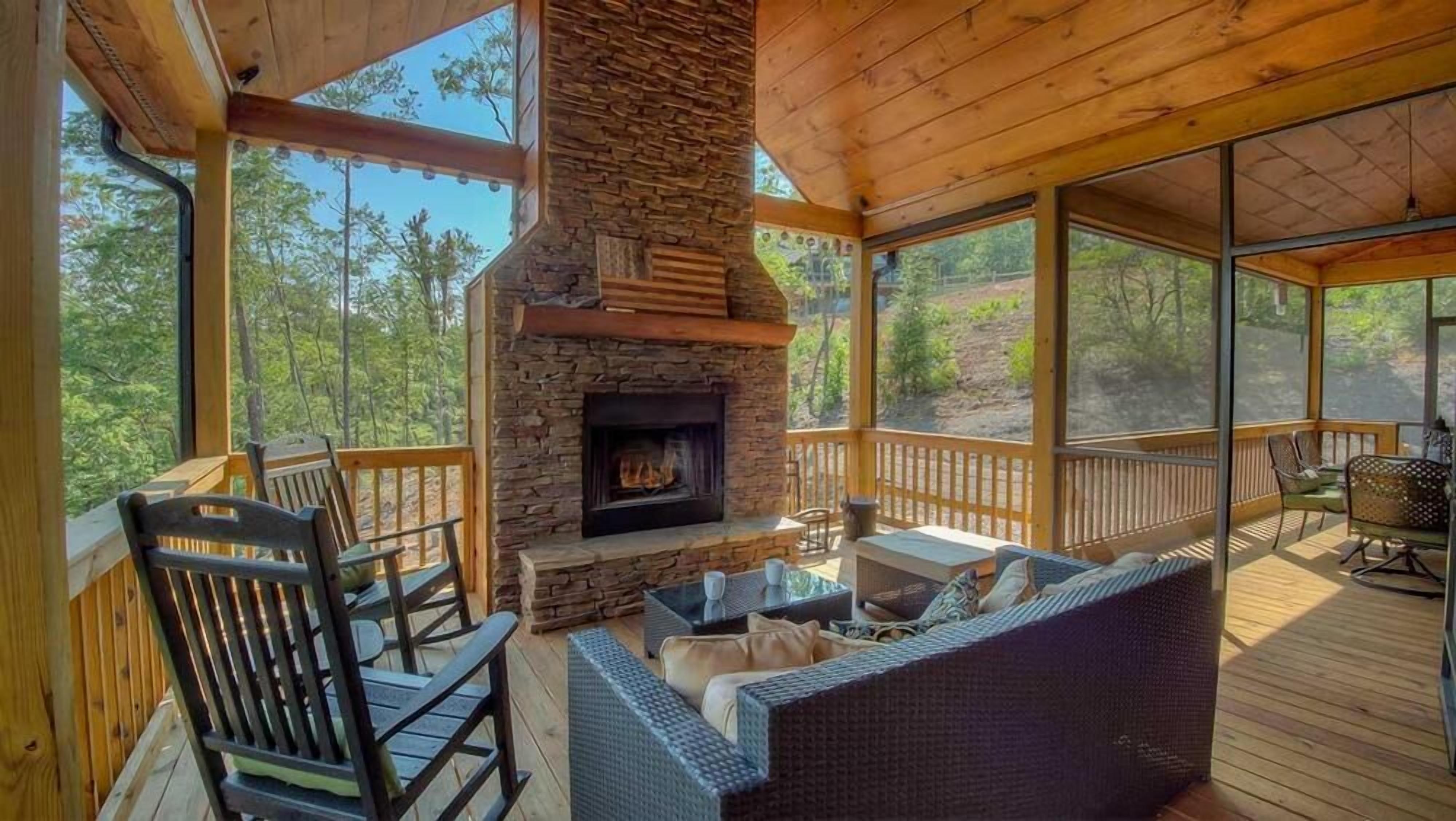 Breathe Inn- Featured on HGTV | Master on Main | Outdoor Living | Hot Tub