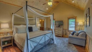 3 slaapkamers, een strijkplank/strijkijzer, gratis wifi, beddengoed