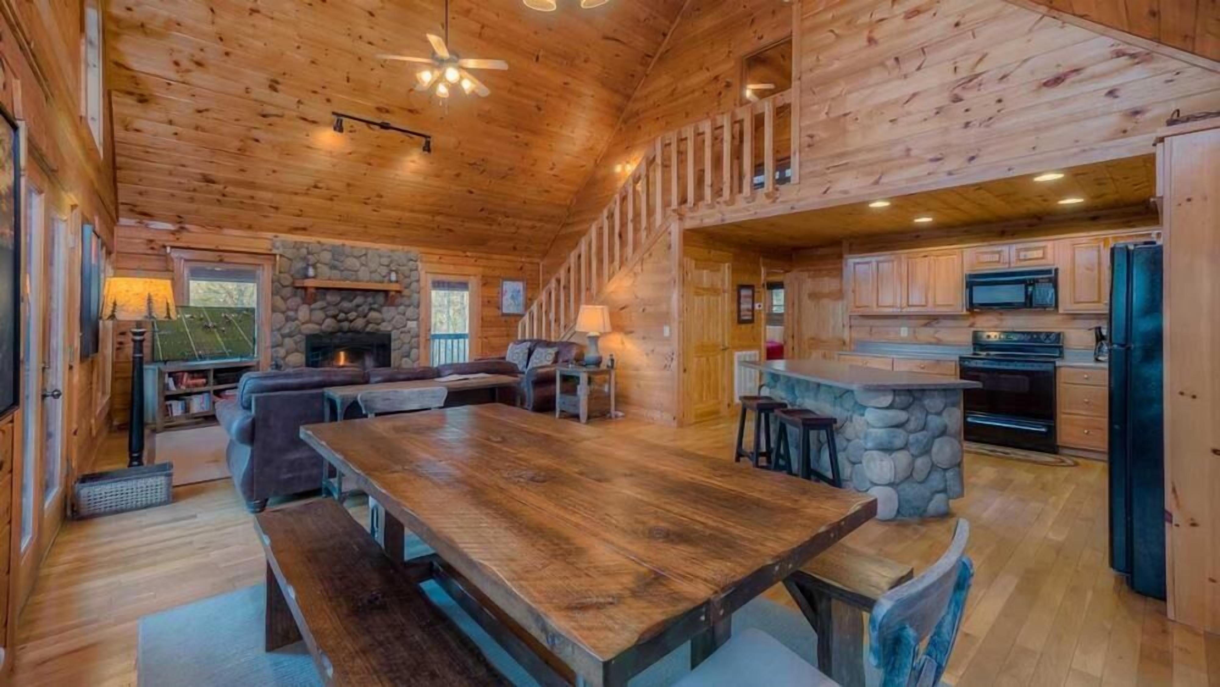 Happy Campers- Pet Friendly | Large Hot Tub | Game Room | Secluded