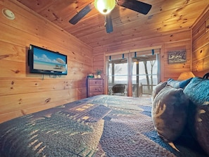 2 bedrooms, iron/ironing board, free WiFi, bed sheets - Lil' Slice of Heaven- Pet Friendly | Hot Tub | Fire Pit | Cherry Log (Cherry Log)