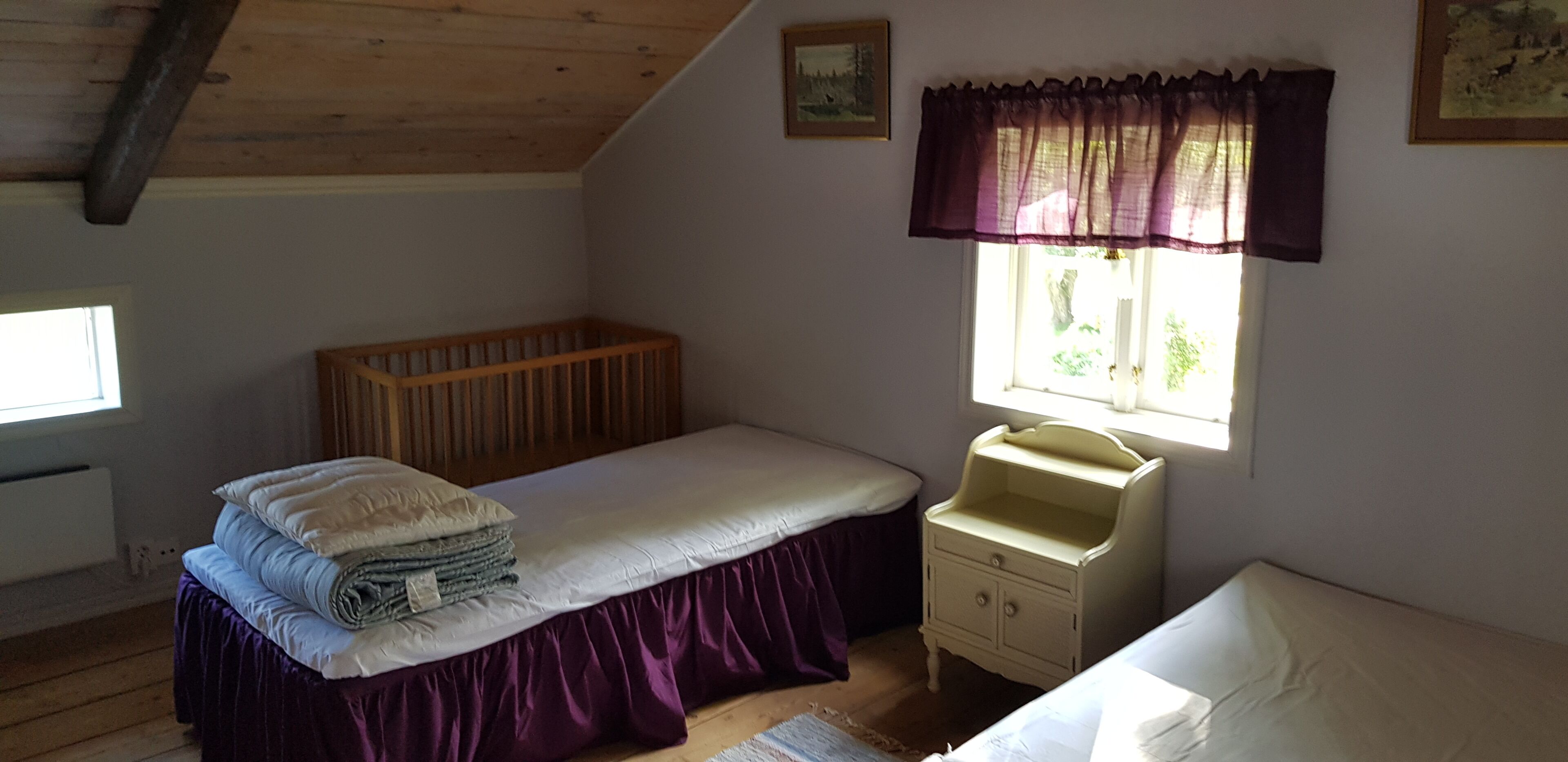 2 sovrum, skrivbord, ljudisolering och wi-fi