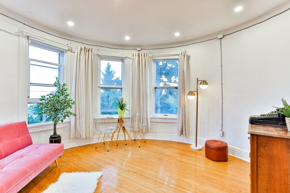 Superior-Studiosuite | Individuell dekoriert, individuell eingerichtet