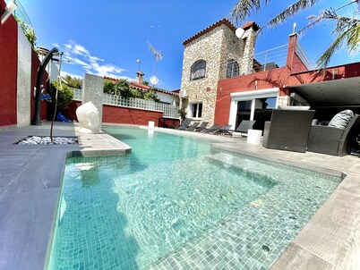 Pení: Holiday home 10-12 pers. Pool with hydrojets, 2 studios, air conditioning, TV+WiFi