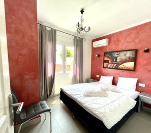 5 bedrooms, iron/ironing board, travel cot, free WiFi