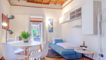 Apartemen, 2 kamar tidur | Dapur pribadi | Lemari es, microwave, oven, dan kompor