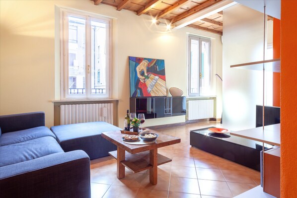 Apartemen, 2 kamar tidur | Area keluarga | TV layar datar