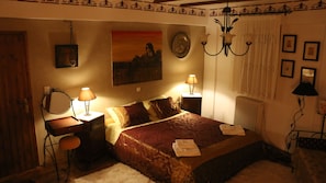 4 chambres, bureau, fer et planche Ă repasser, accĂšs au Wi-Fi (inclus)
