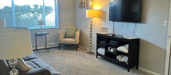 Beautiful, Safe and Clean Garden Style Apartment Close to Everything!!!!