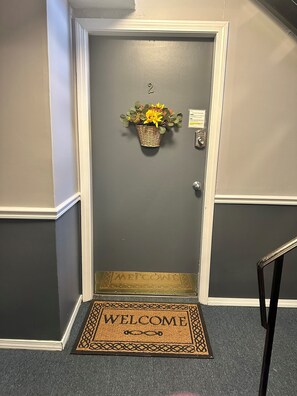 Interior - Beautiful, Safe and Clean Garden Style Apartment Close to Everything!!!! (Portsmouth)