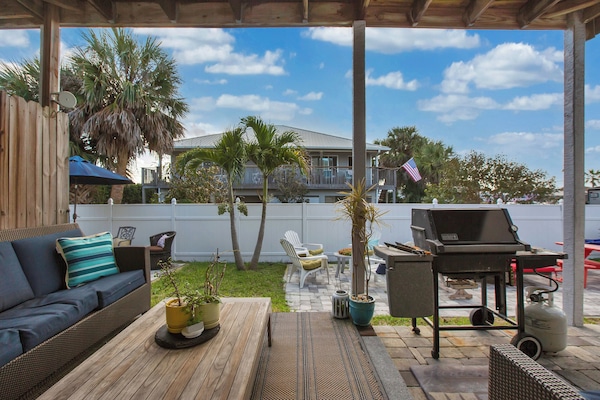 cozy area outside the kitchen barbecue picnic table Umbrella & outdoor shower