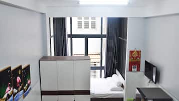 1 habitación, tabla de planchar con plancha, wifi y ropa de cama